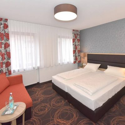 Hotel weisses Lamm - Allersberg wunderschöne Zimmer für Familien, Messebesucher und für alle welche eine oder mehrere Übernachtungen benötigen